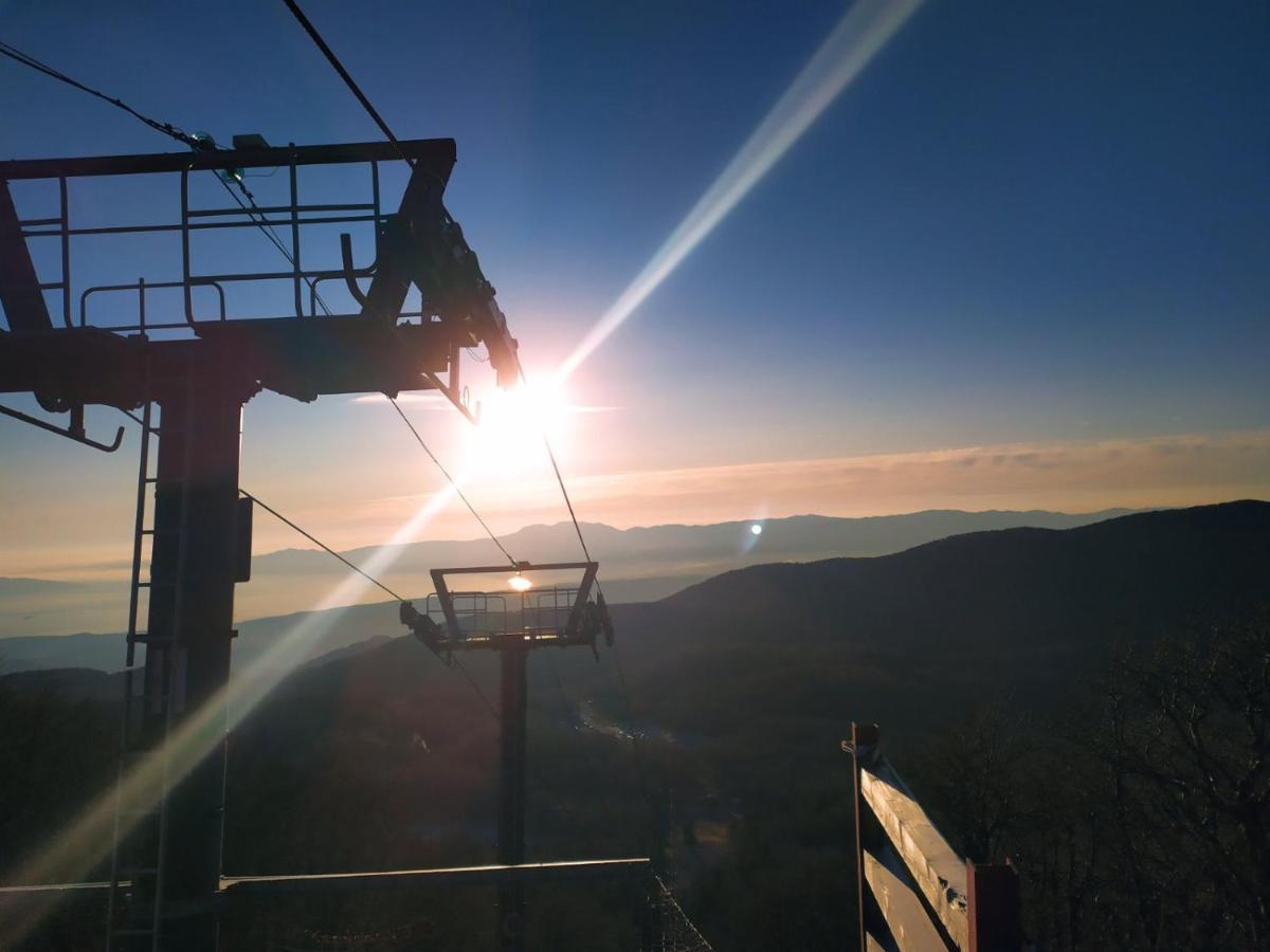 Great Mountain B&B Platak ภายนอก รูปภาพ